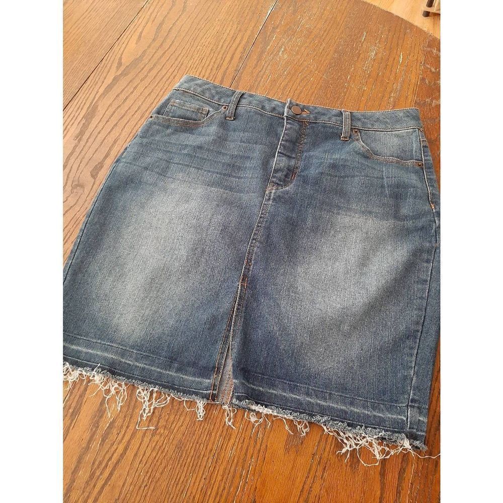 Sz 10 Faded Glory Blue Denim Blue Jean Mini Skirt with Pocket Raw Hem Front Slit